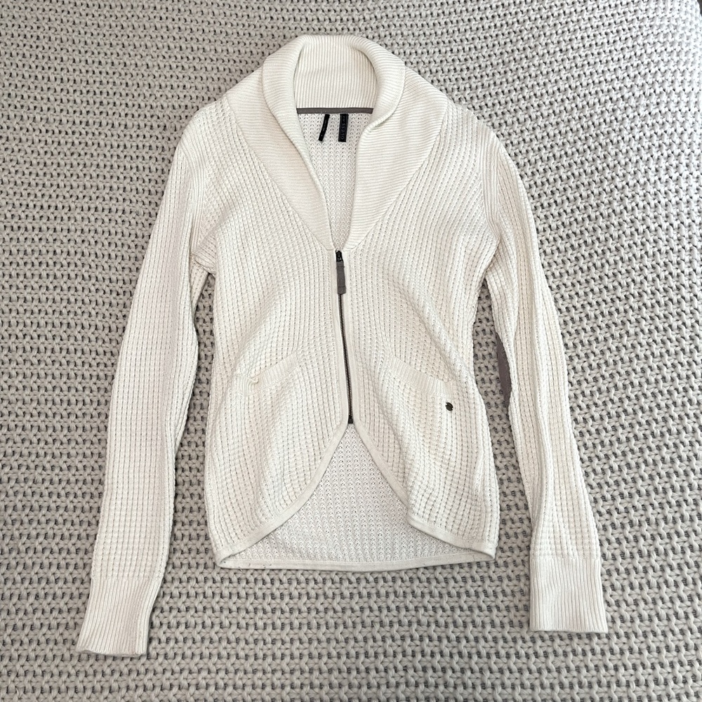 GUESS Cream Zip-up Sweater NWOT